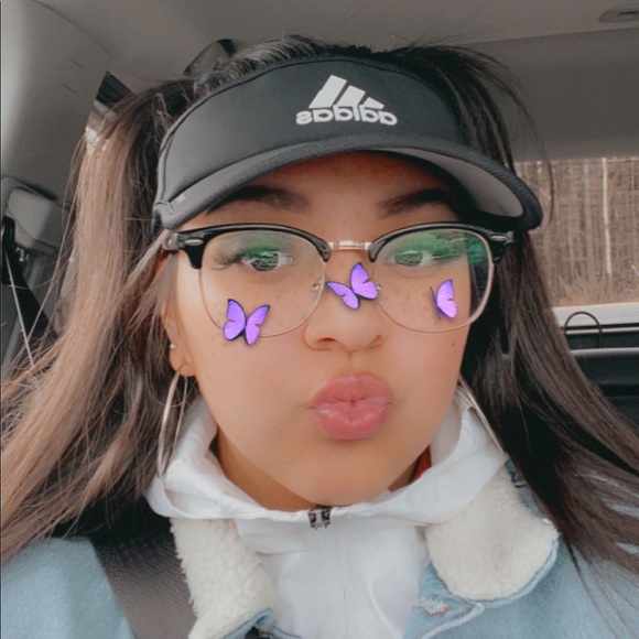 Meet your Posher, Alia - Picture 2 of 4